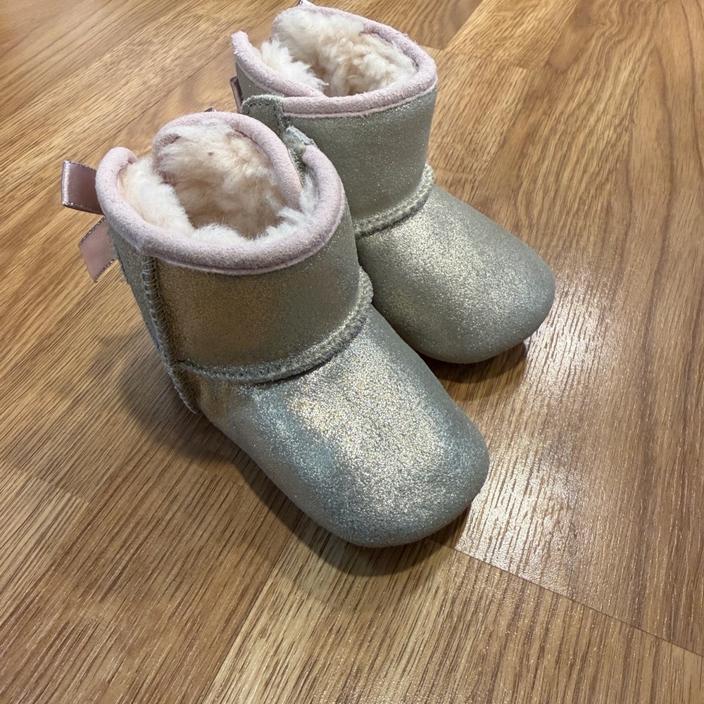 Ugg Boots baby girl NEW